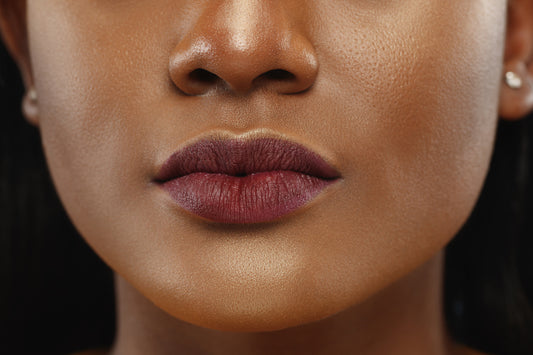 How to Use Jamaican Black Castor Oil for Chapped Lips During Winter